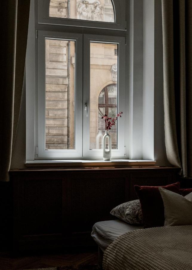 Luxe, Historic Home Downtown Landmarks 19 Century Budapest Exterior foto