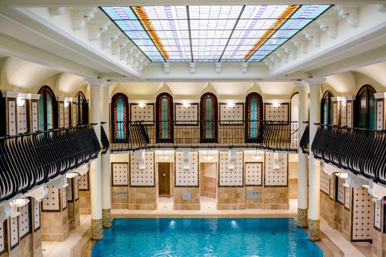Luxe, Historic Home Downtown Landmarks 19 Century Budapest Exterior foto
