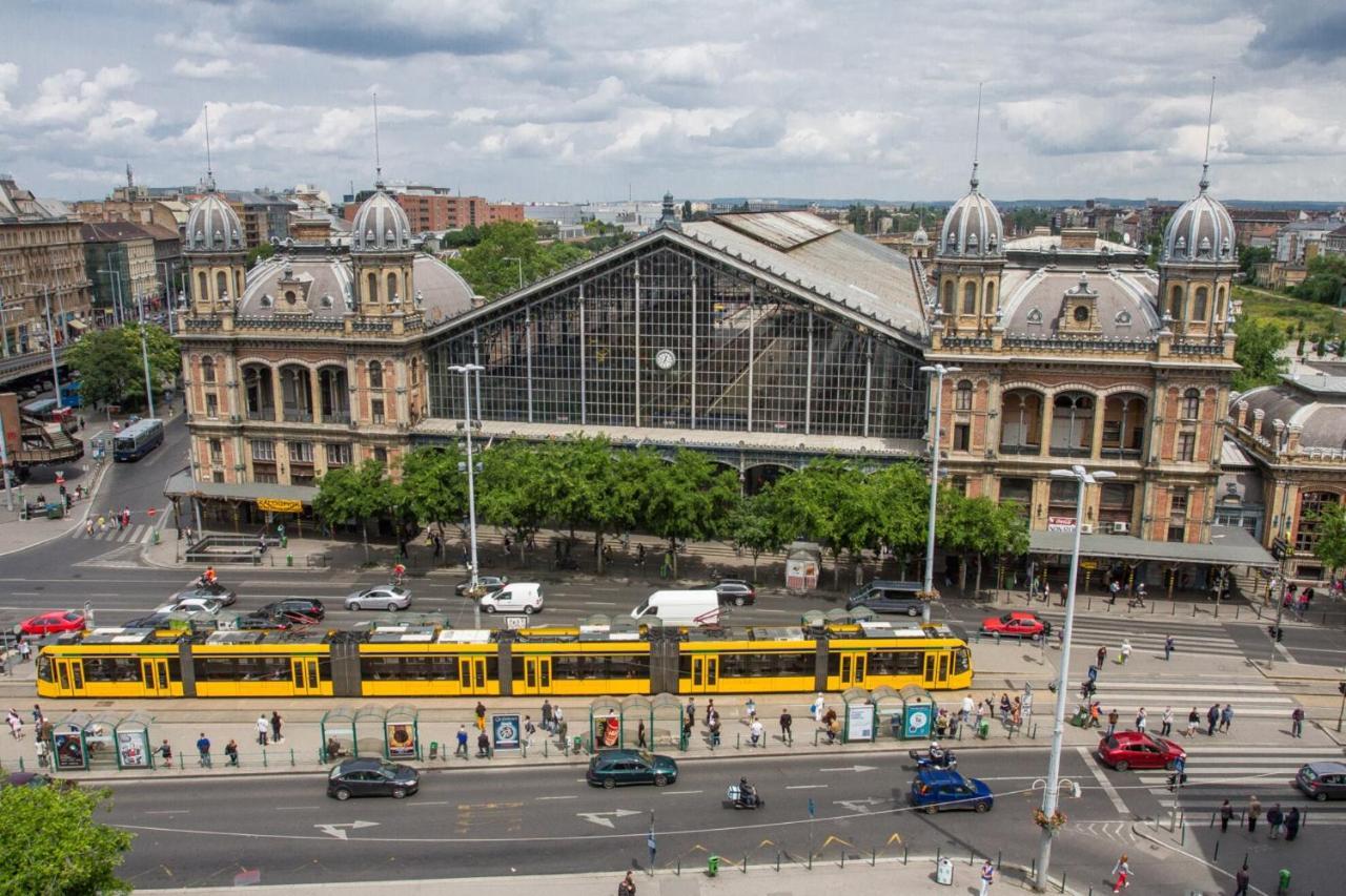 Luxe, Historic Home Downtown Landmarks 19 Century Budapest Exterior foto